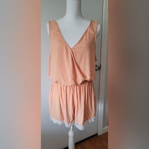 Woman's Romper Size L Mimi Chica